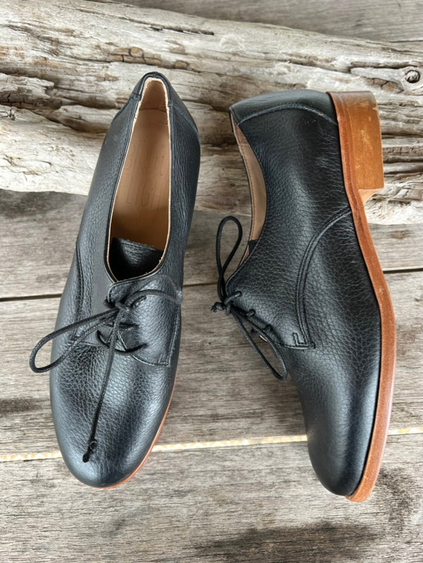 black, all leather oxfords.  Handmade.  Size 6.5