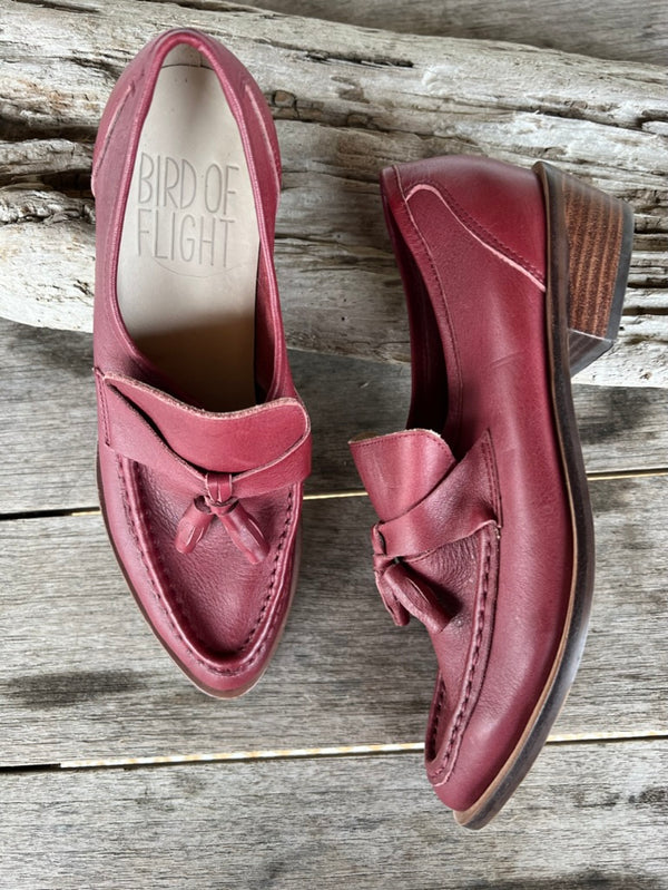dark red tassel loafers size 7 narrow